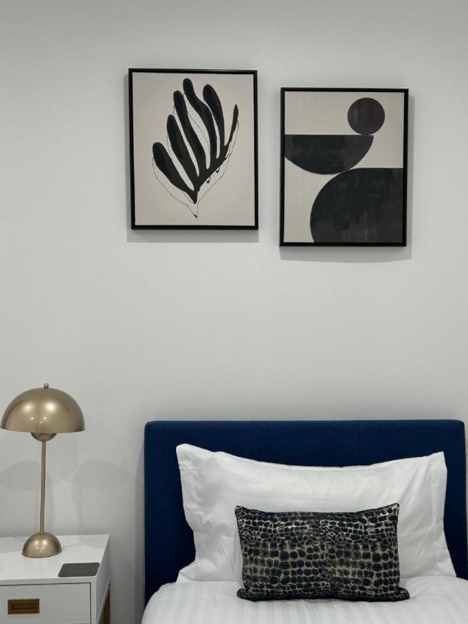 Contemporary 2br In Center Apartment