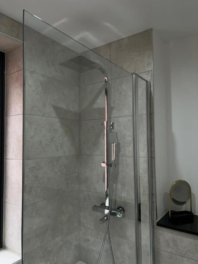 Contemporary 2br In Center Apartment *